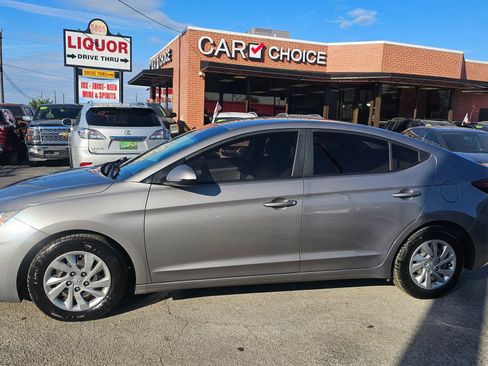 Used 2020 Hyundai Elantra SE FWD image 1