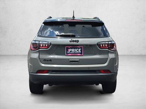 Used 2023 Jeep Compass Latitude w/ Convenience Group AWD/4WD image 6