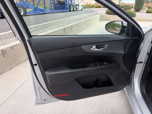 Used 2021 Kia Forte LXS FWD image 12