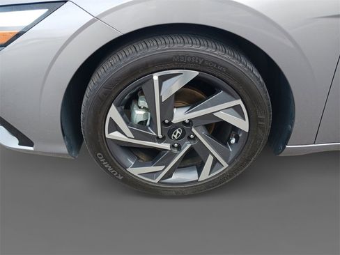 Used 2024 Hyundai Elantra SEL w/ Convenience Package image 15