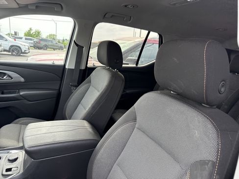 Used 2020 Chevrolet Traverse LT FWD image 5