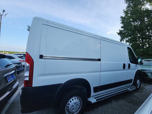 Used 2025 RAM ProMaster 2500 w/ U-Haul Equipment Group FWD image 6