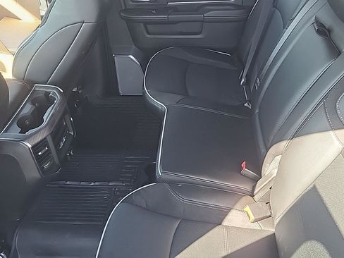 New 2025 RAM 2500 Laramie AWD/4WD image 16