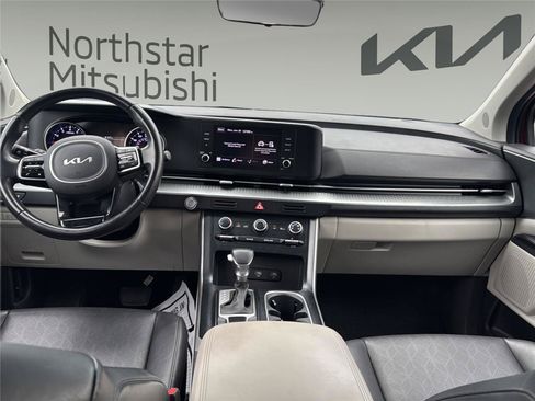 Used 2022 Kia Carnival LX FWD image 9
