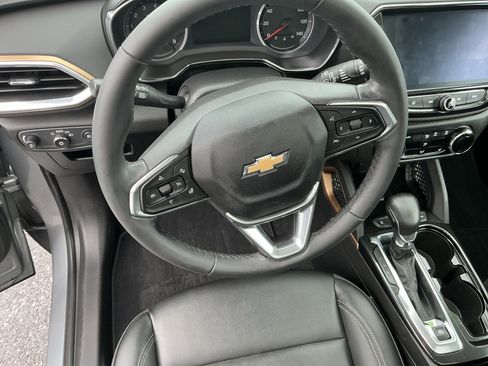 Used 2023 Chevrolet TrailBlazer ACTIV w/ Sun and Liftgate Package AWD/4WD image 16