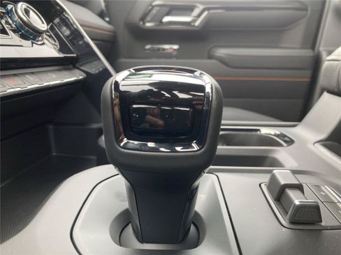 New 2026 GMC Sierra 1500 AT4 w/ AT4 Premium Package AWD/4WD image 18