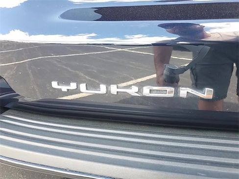Used 2023 GMC Yukon XL Denali Ultimate image 5