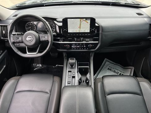 Certified 2024 Nissan Pathfinder SL FWD image 8
