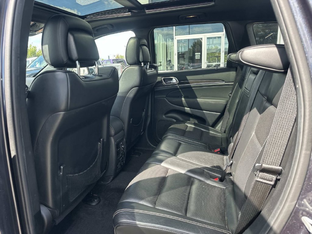 Used 2015 Jeep Grand Cherokee Overland AWD/4WD image 14