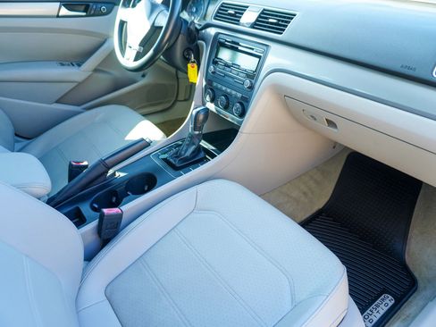 Used 2014 Volkswagen Passat 1.8T S image 22