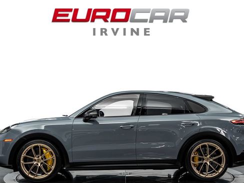 Used 2022 Porsche Cayenne Turbo GT AWD/4WD image 2