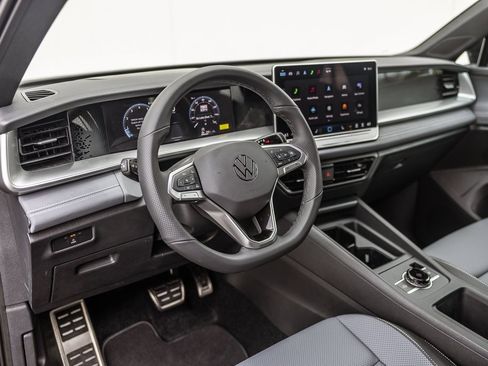 New 2026 Volkswagen Tiguan SE R-Line image 7