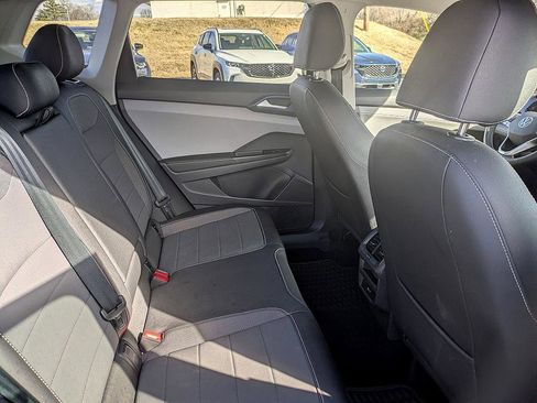 Used 2024 Volkswagen Taos SE image 27