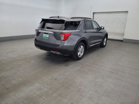 Used 2021 Ford Explorer XLT w/ Equipment Group 202A AWD/4WD image 9