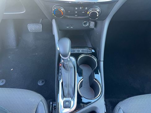 Used 2025 Buick Encore GX Preferred image 40