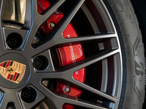 New 2026 Porsche Cayenne GTS image 12