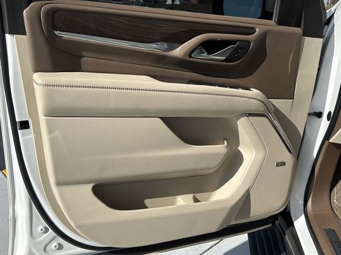 Used 2023 GMC Yukon Denali w/ Denali Reserve Package image 14