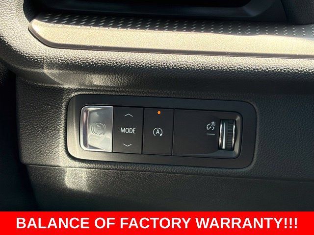 Used 2026 Chevrolet Traverse LT w/ Midnight/Sport Edition FWD image 20