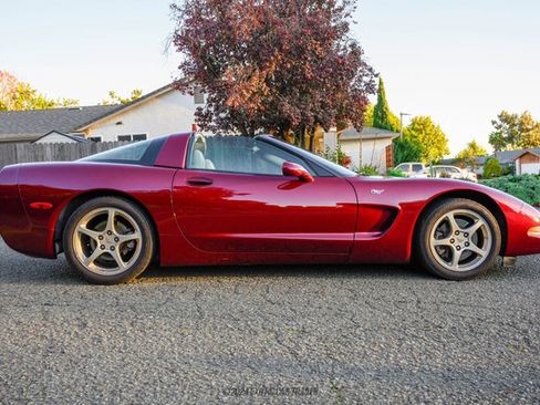 Used 2003 Chevrolet Corvette 50th Anniversary Edition w/ Preferred Equipment Group image 9