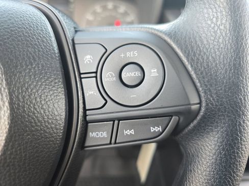 Used 2025 Toyota Corolla LE image 18