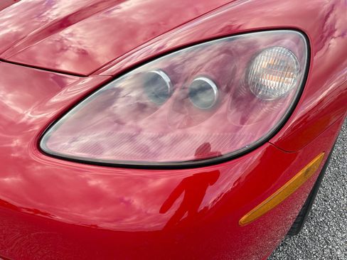 Used 2005 Chevrolet Corvette Coupe w/ Preferred Equipment Group RWD image 31