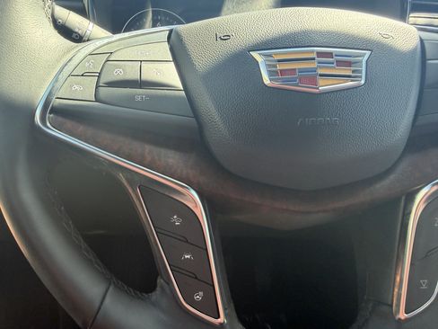 Used 2022 Cadillac XT5 Premium Luxury w/ Technology Package FWD image 24
