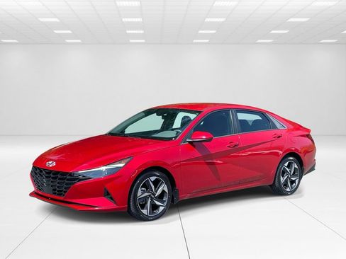 Certified 2023 Hyundai Elantra SEL w/ Convenience Package FWD image 3