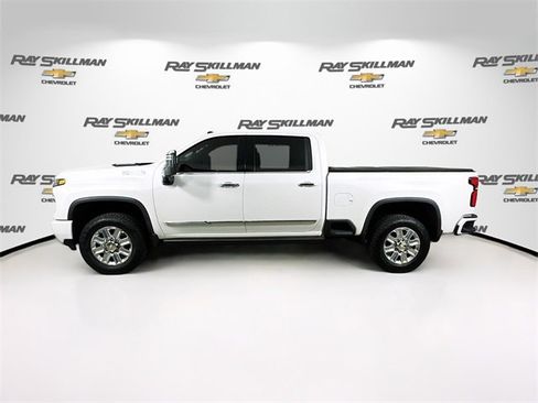 Used 2025 Chevrolet Silverado 3500 High Country w/ High Country Premium Package image 4