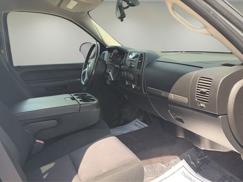 Used 2012 Chevrolet Silverado 2500 LT w/ Snow Plow Prep Package image 9