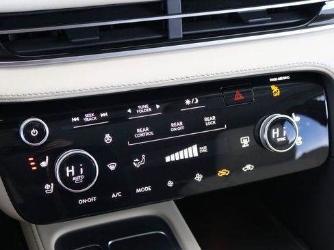 Certified 2025 INFINITI QX60 Luxe image 59