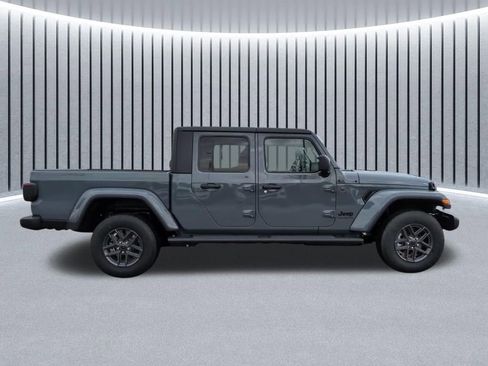 New 2026 Jeep Gladiator Sport image 5