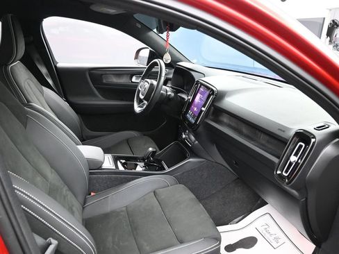Used 2023 Volvo C40 P8 Recharge Ultimate AWD/4WD image 13