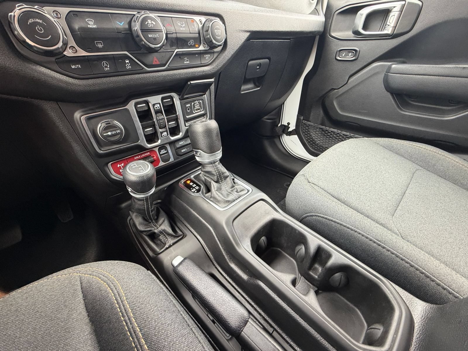 Used 2025 Jeep Wrangler Unlimited Sport AWD/4WD image 39