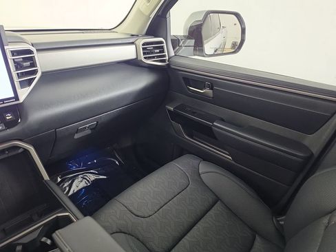 Used 2024 Toyota Tundra Limited AWD/4WD image 27