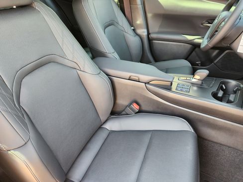 New 2026 Lexus UX 300h FWD image 6