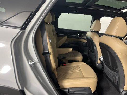 Used 2025 Kia Sorento SX Prestige w/ Olive Brown Leather Package image 29