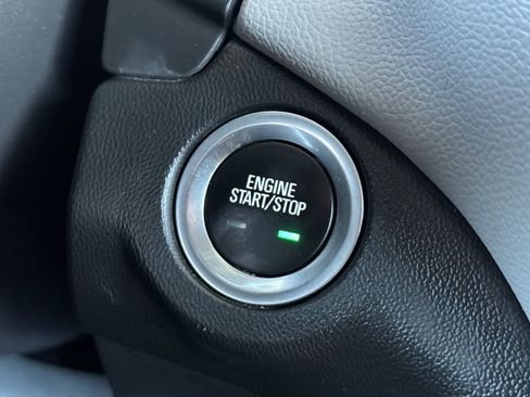 Used 2022 Chevrolet Equinox LT image 33