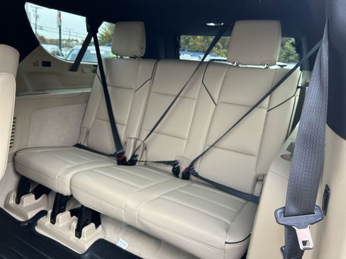Used 2024 Cadillac Escalade ESV Premium Luxury image 25