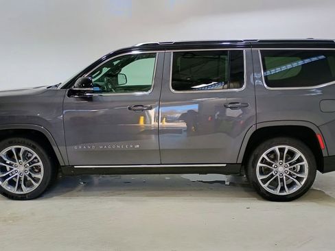Used 2023 Jeep Grand Wagoneer Series II AWD/4WD image 4
