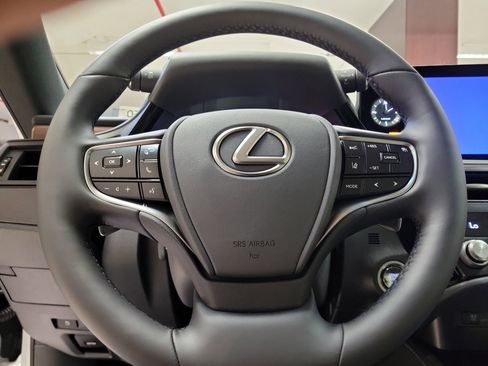 New 2025 Lexus ES 350 w/ Premium Package image 11