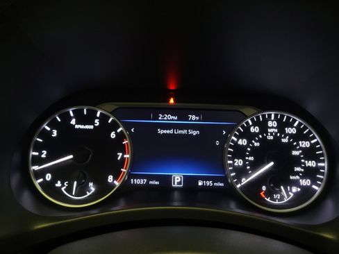 Used 2024 Nissan Sentra SV FWD image 23
