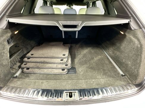 Certified 2021 Bentley Bentayga image 27