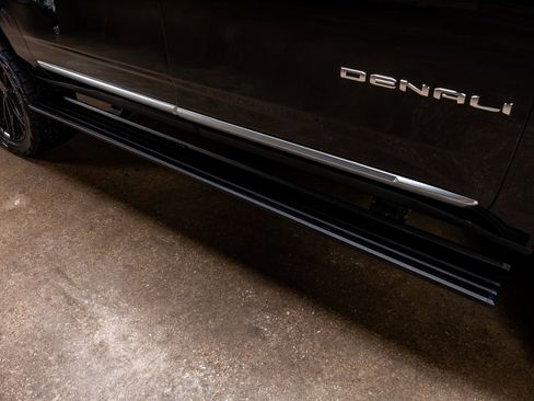 Used 2026 GMC Yukon XL Denali w/ Sun & Power Step Package AWD/4WD image 13