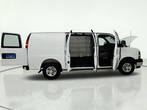 Used 2025 Chevrolet Express 2500 w/ Driver Convenience Package RWD image 31