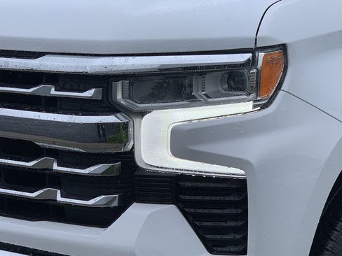 Used 2023 Chevrolet Silverado 1500 LTZ image 6
