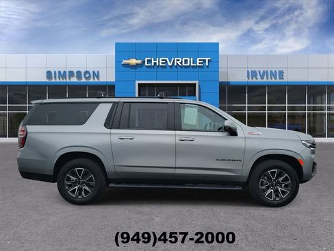 Used 2024 Chevrolet Suburban Z71 w/ Luxury Package AWD/4WD image 9