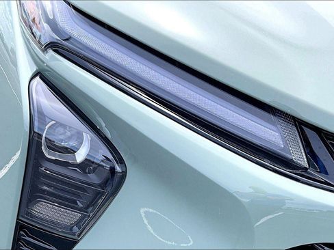 New 2026 Chevrolet Trax ACTIV w/ Driver Confidence Package FWD image 35