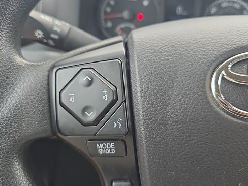 Used 2021 Toyota Tacoma SR AWD/4WD image 22