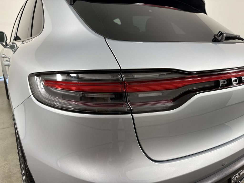 Certified 2026 Porsche Macan AWD/4WD image 19