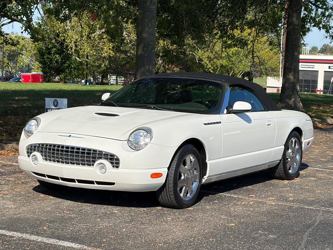 Used 2002 Ford Thunderbird RWD image 2